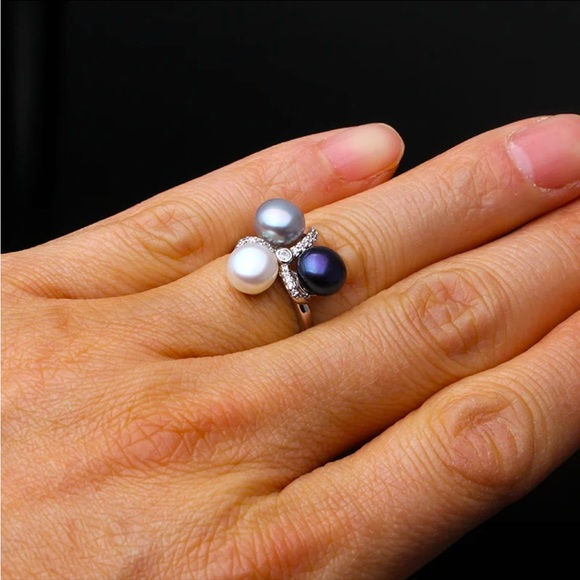 Now Available!!!   925 Sterling silver Real Freshwater Pearl Ring. - Picture 2 of 3